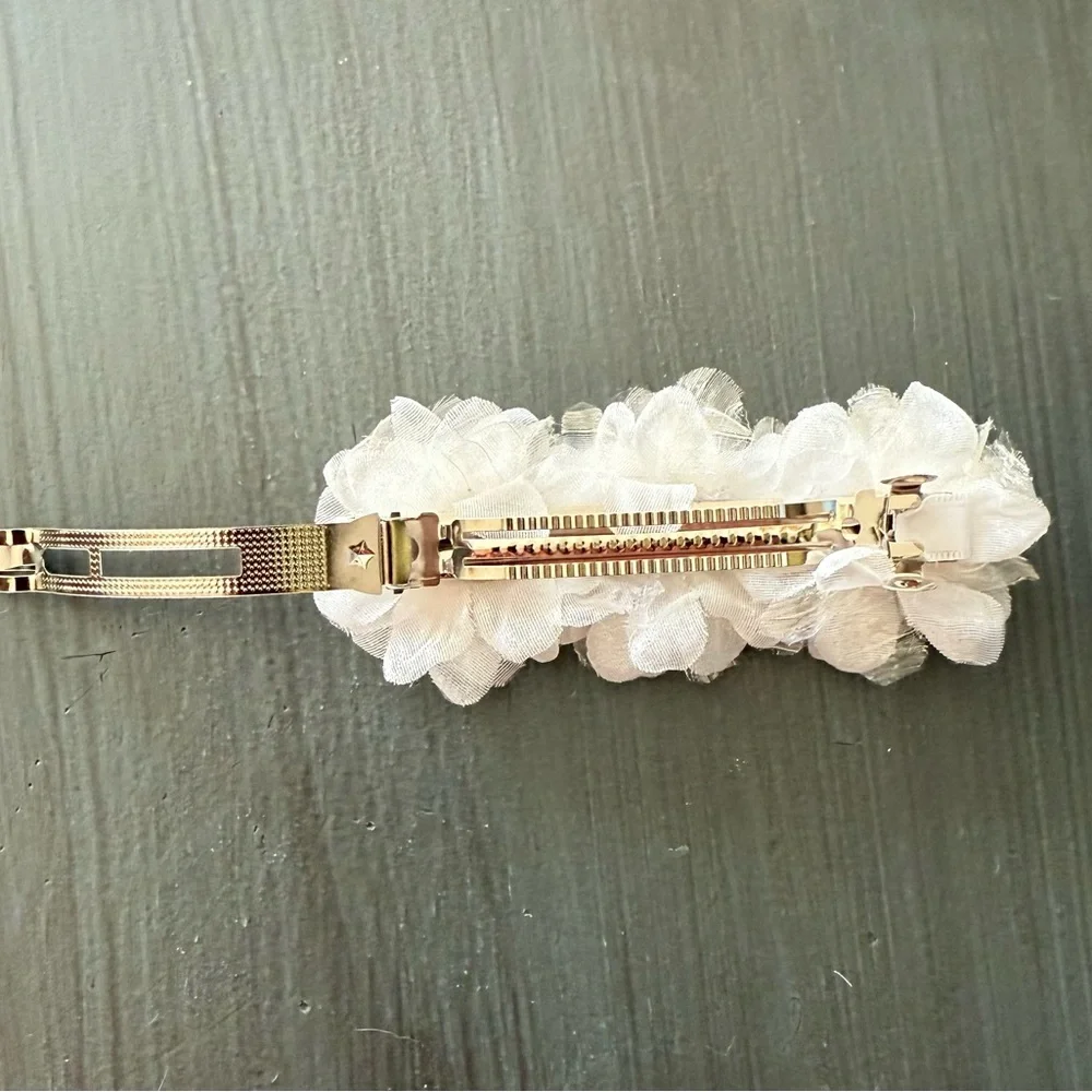 White Floral Hair piece , Handmade and NWOT - Picture 6 of 6